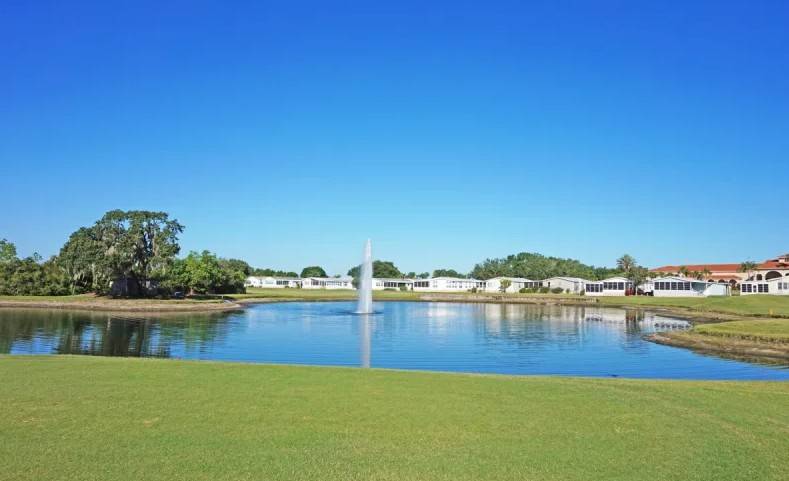 1263 Las Brisas Lane a Winter Haven, FL Mobile or Manufactured Home for Sale
